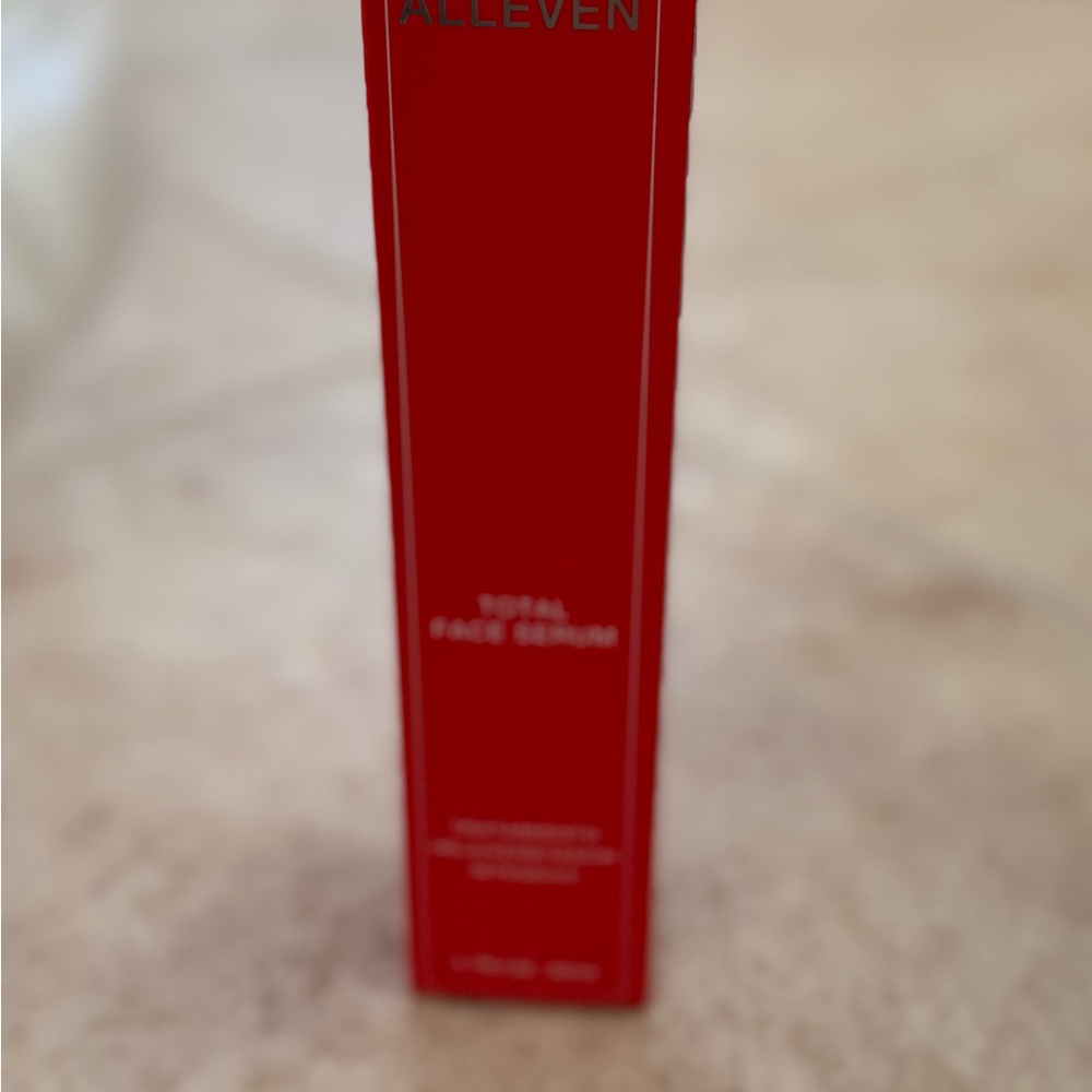 Total Face Serum - Red